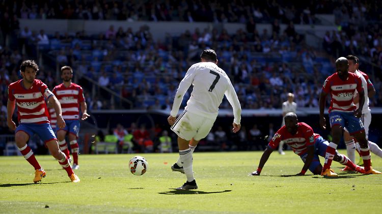 CR7 spielt - der Rest staunt.