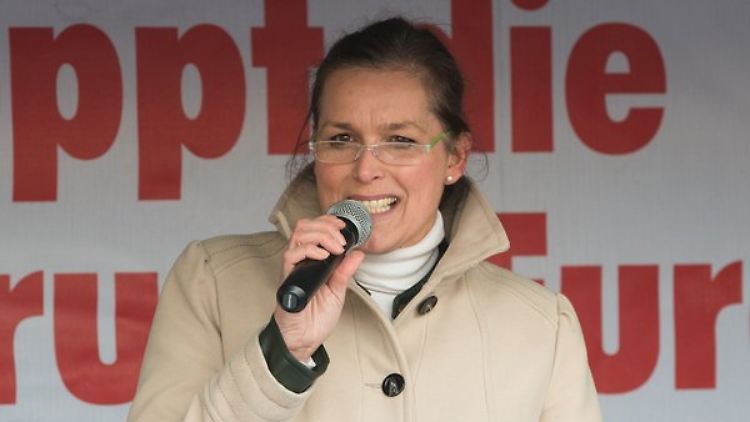 Pegida-Frau Tatjana Festerling will ins Dresdner Rathaus.