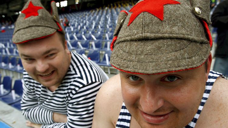 Egal ob russische oder Fans anderer Teams: es sollen weniger Hotels für die Anhänger des runden Leders zur WM 2018 in Russland gebaut werden.