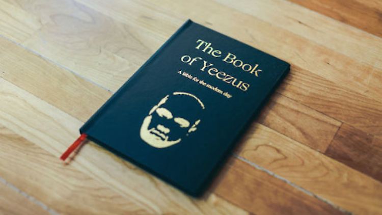 "The Book of Yeezus" erzählt zum Beispiel von der Entstehung der Welt: Als Gott fungiert Kanye West.