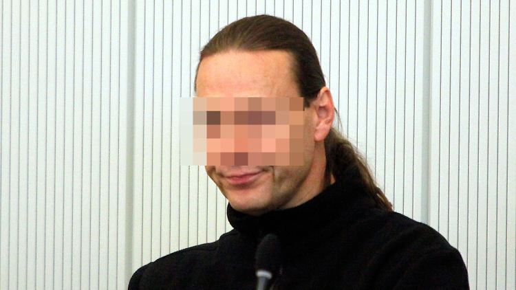 Der Angeklagte Karl-Heinz B. bei der Eröffnung der Hauptverhandlung.
