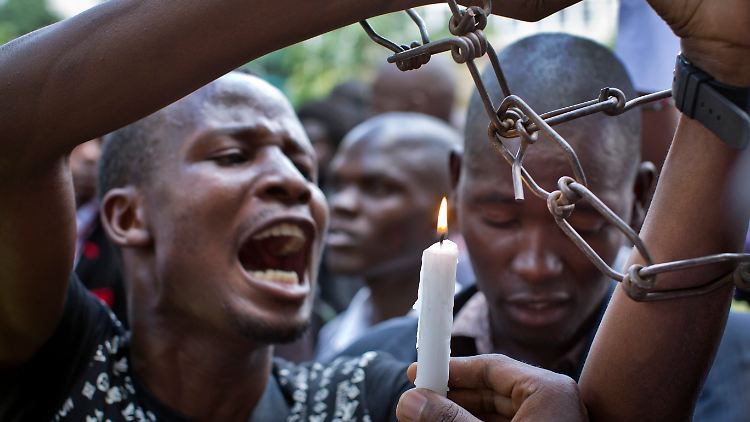 In Nairobi demonstrierten Studenten gegen die Regierung. Diese schützt die Bevölkerung ihrer Meinung nach zu wenig.