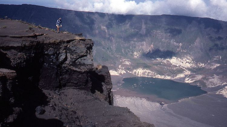 Krater des Tambora auf Sumbawa.