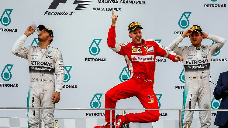 Rote Jubelszenen wie diese will Mercedes in Shanghai unbedingt vermeiden.