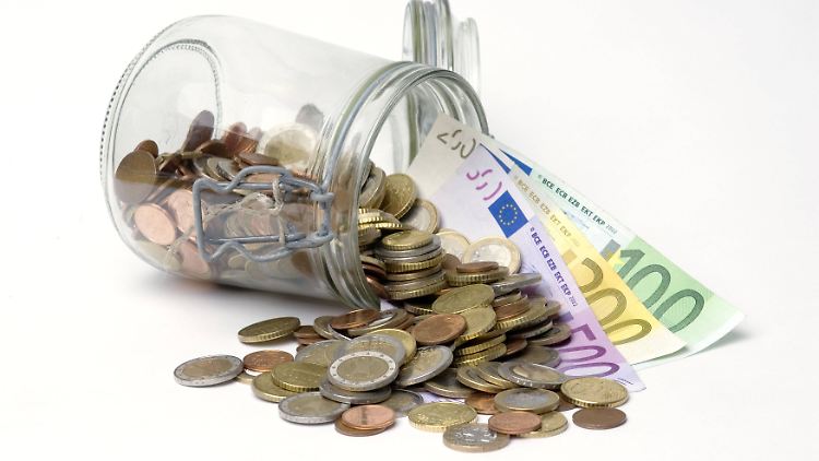 Auch vor Kündigungen von teuren Sparanlagen schrecken Banken und Bausparkassen nicht zurück.