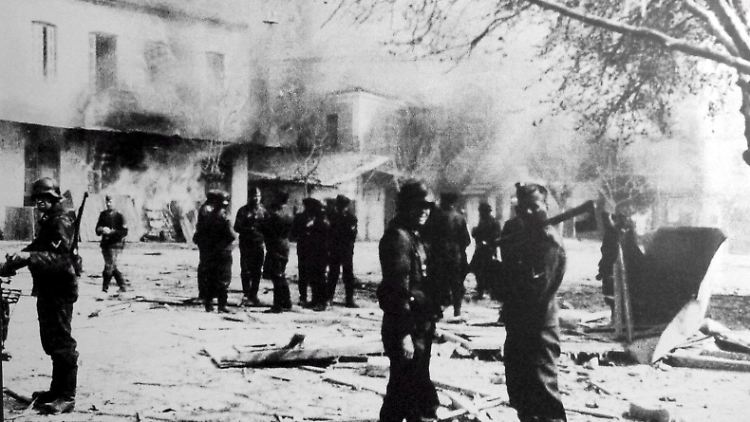 Deutsche Soldaten beim Massaker in Distomo: Bis heute haben die Hinterbliebenen keine Entschädigung bekommen.