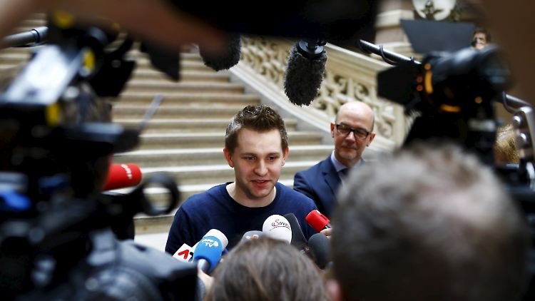 Gefragter Mann: Max Schrems im Landgericht Wien.