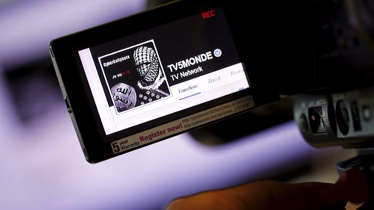 2015-04-09T075316Z_1883566960_GF10000053371_RTRMADP_3_FRANCE-TELEVISION-ISLAMISTS.JPG7732150296957162469.jpg