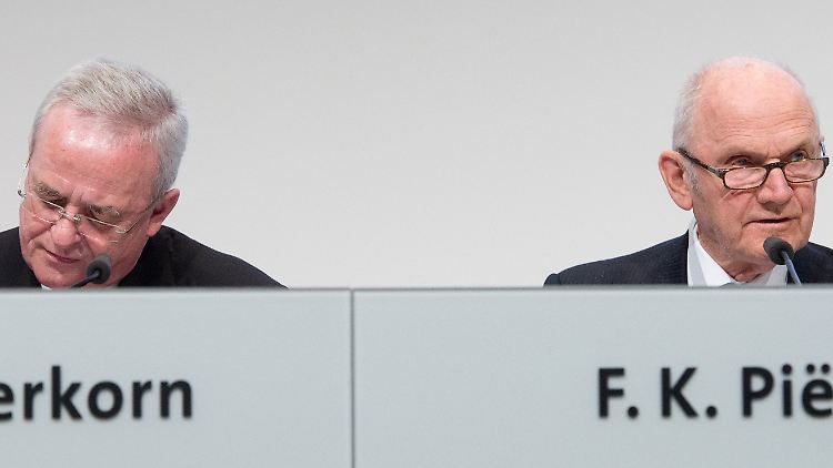 Für Ferdinand Piëch (r.) stellt Martin Winterkorn offenbar keinen geeigneten Nachfolger dar.