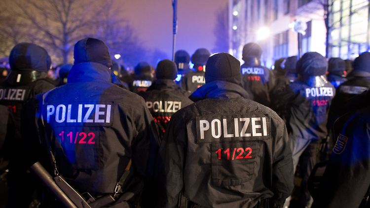 Die Einsätze bei den Pegida-Demonstrationen werden von den zur Verfügung stehenden Haushaltsmitteln abgedeckt.