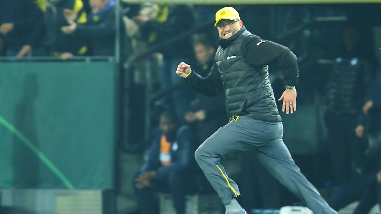 Darf BVB-Coach Jürgen Klopp in Gladbach erneut einen Jubelsprint hinlegen? Er strebt es mit seinen Dortmundern zumindest an.