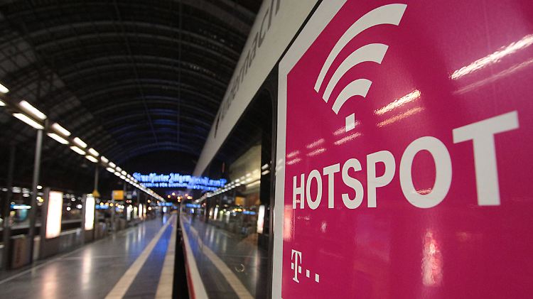Müssen mit Überwachungstechniken versehen werden: öffentliche WLAN-Hotspots mit mehr als 10.000 Teilnehmern.