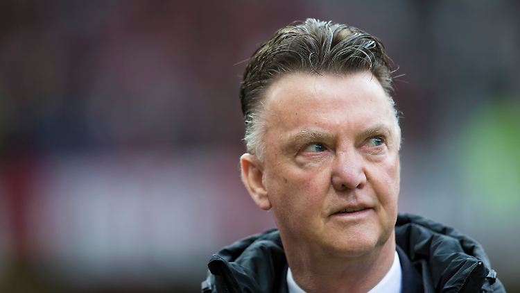 Louis van Gaal ist ein Fußballfachmann der exzentrischeren Sorte.