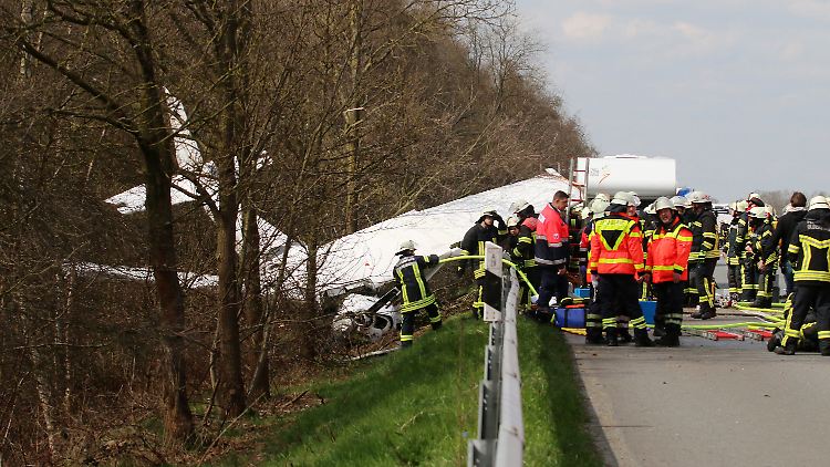Polizei und Feuerwehr sind mit einem Großaufgebot im Einsatz.