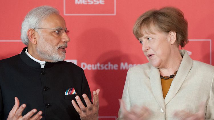 Indiens Premier Modi mit Bundeskanzlerin Merkel bei der Eröffnung der Hannover Messe.