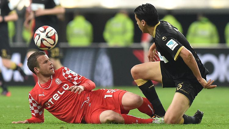 Ein Last-Minute-Elfmeter klaut Kaiserslautern wertvolle Punkte. 