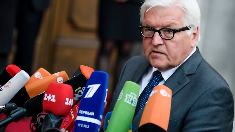 "Jedem ist bewusst, dass wir noch einen langen Weg vor uns haben", sagt Deutschlands Außenminister Steinmeier zur Lage in der Ostukraine.