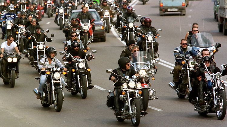 Tausende Biker des russischen Clubs "Nachtwölfe" will auf "Gedenkfahrt" gehen.