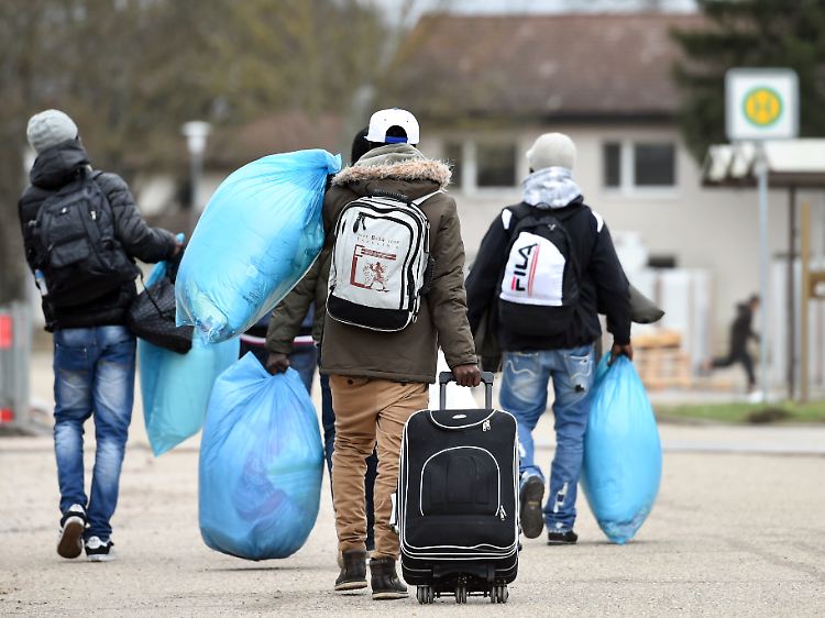 Einige Länder und Kommunen rechnen mit bis zu 500.000 Asylbewerbern in diesem Jahr.