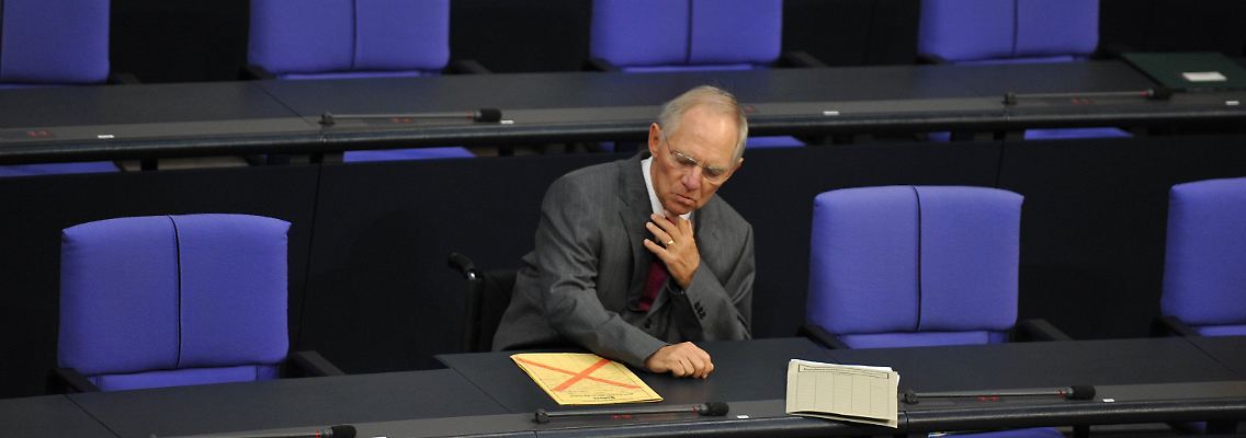 Allein auf der Regierungsbank: Wolfgang Schäuble.