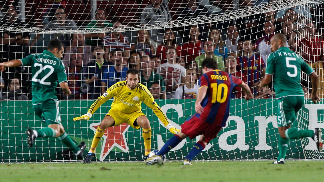 Lionel Messi bei seinem zweiten Tor zum 3:1-Halbzeitstand gegen Panathinaikos.