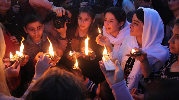 Jesiden feiern im Irak ihr Neujahrsfest. Der islamische Staat hat die alte Kultur der Jesiden in der Region bereits großteils ausgelöscht. 