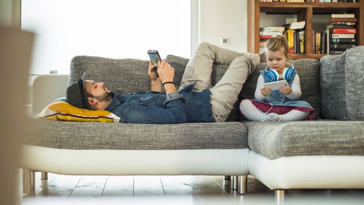 Eine exponentiell steigende Rechenleistung macht es möglich: Smartphones und Tablets sind heute selbstverständlich. Ohne das Mooresche Gesetz gäbe es sie erst im 22. Jahrhundert.