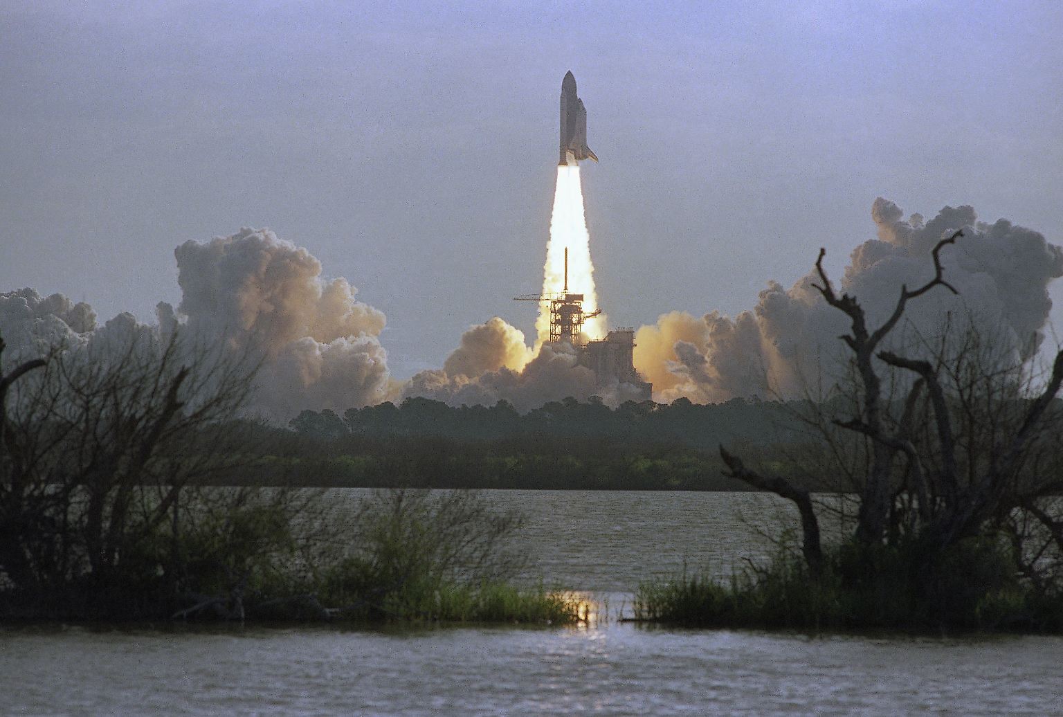 Am 24. April 1990 startet das Hubble-Weltraumteleskop an Bord eines Space Shuttles ins All. Die Mission: das Universum ...