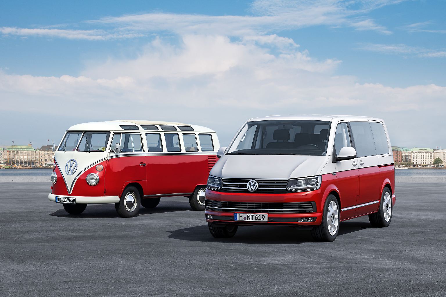 65 Jahre nach dem ersten Modell hat der Volkswagen-Konzern nun die sechste Generation seines Transporters T6 vorgestellt.