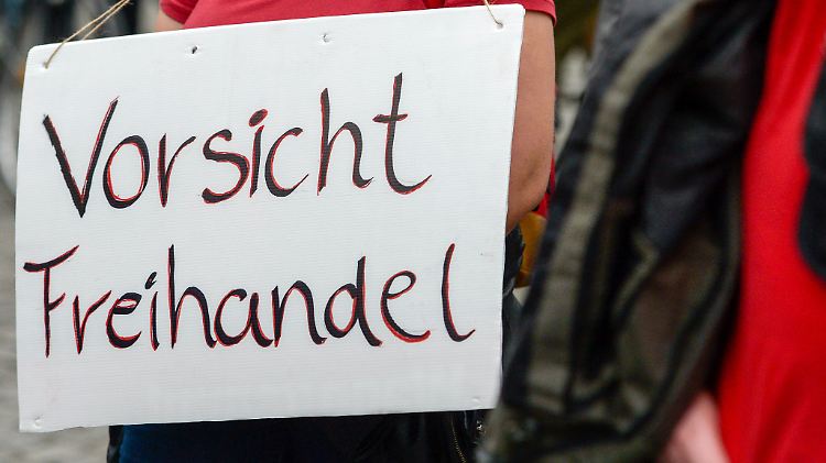 Die Warnungen sind zahlreich, die Demobereitschaft ist hoch. Nur das Informationsinteresse zu TTIP scheint eher gering ausgeprägt. Zumindest was die Original-Texte angeht.
