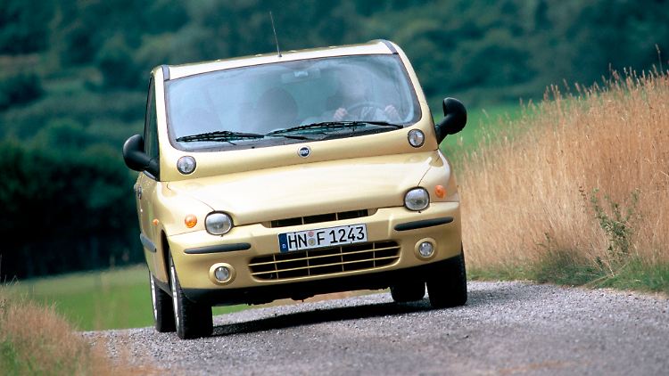 Der Fiat-Multipla ist mit seinen vier Glubschaugen keine Schönheit.
