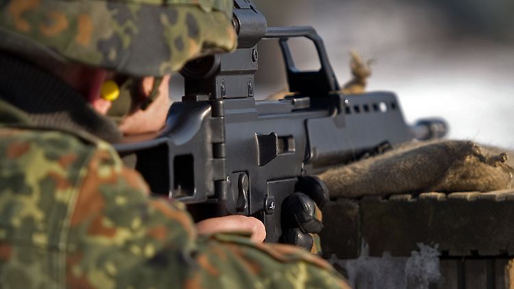 Ein Rekrut während einer Übung mit dem G36.