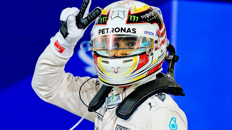 Lewis Hamilton pokert um seine Zukunft.