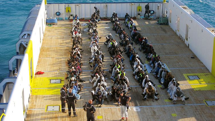 Seit Dezember letzten Jahres haben die Schiffe von Christopher Opielok 1500 Flüchtlinge aus dem Meer gezogen.