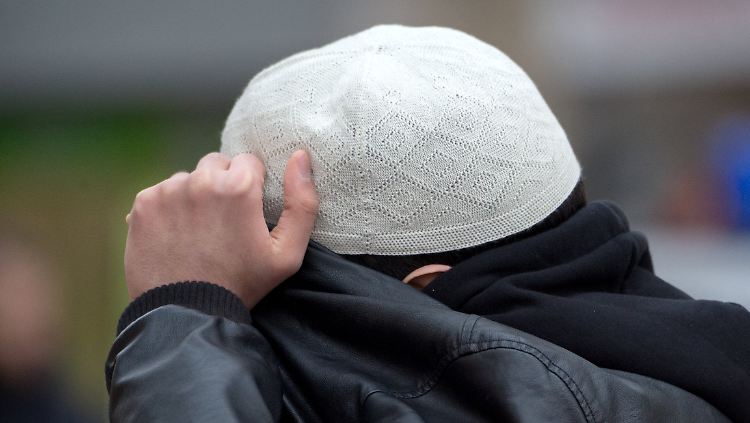 Die Trainer der Schule sind aktive Salafisten.