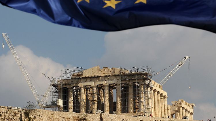 Bislang basierte die EU-Prognose für die griechische Wirtschaft auf der Annahme eines erfolgreichen Hilfsprogramms. 