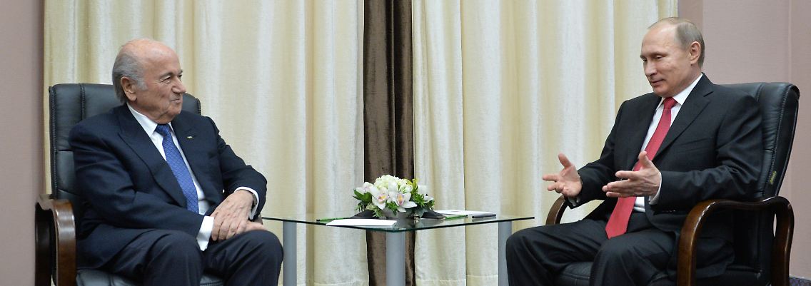 Der Chef der Fifa (l.) und der Chef des Kreml.