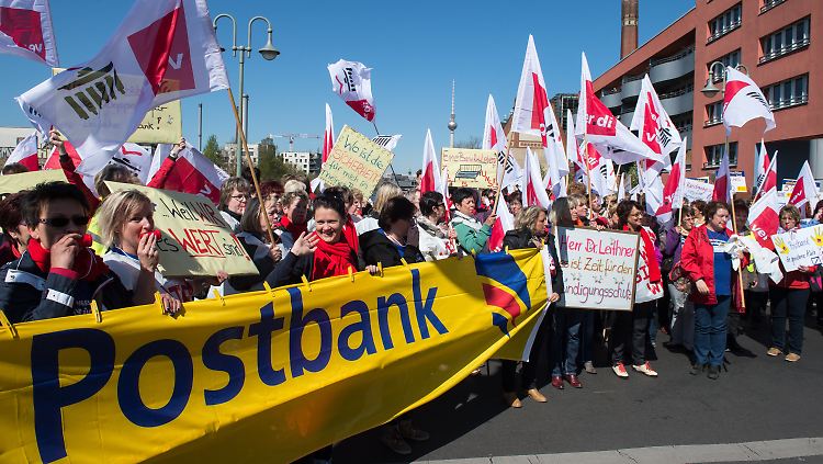 Die Gewerkschaft Verdi will den Streik in den kommenden Tagen auf weitere Bundesländer ausweiten. 