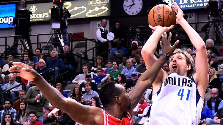 Ungewohnt schwache Leistung von Nowitzki. Erfolgreichster Spieler der Partie für Dallas war Monta Ellis.