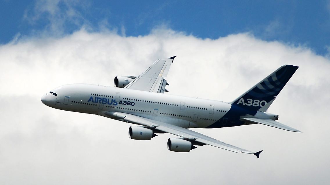 Der Airbus-Chef und sein oberster Verkäufer John Leahy bauen ihre Hoffnungen weiter auf das wachsende Flugaufkommen, das sich weltweit alle 15 Jahre verdoppelt.