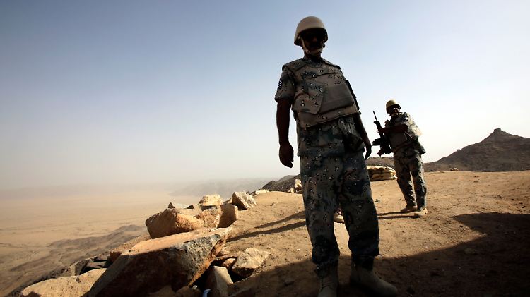 Saudische Soldaten im Grenzgebiet zum Jemen.
