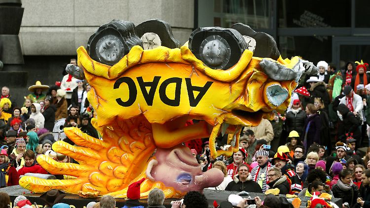 Und wieder scheint der ADAC auf dem Rücken zu liegen. Erneut wird dem Club die Veruntreuung von Mitgliedsbeiträgen vorgeworfen.