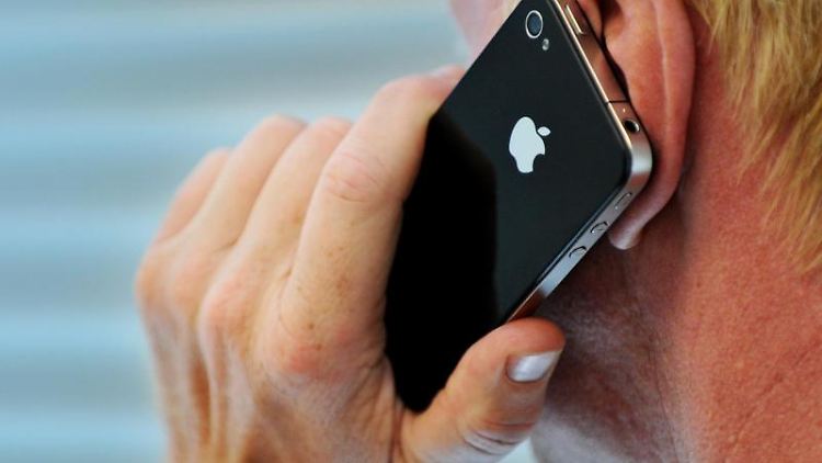 WhatsApp wurde im vergangenen Jahr für knapp 22 Milliarden Dollar von Facebook gekauft. Foto: Jens Kalaene