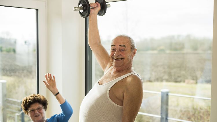 Auch Hanteltraining ist nicht so laut für die Nachbarn wie Seilspringen. 