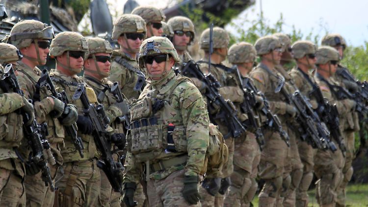 US-Soldaten - hier bei einer Übung an der rumänsich-ukrainischen Grenze - trainieren inzwischen die ukrainische Armee. 