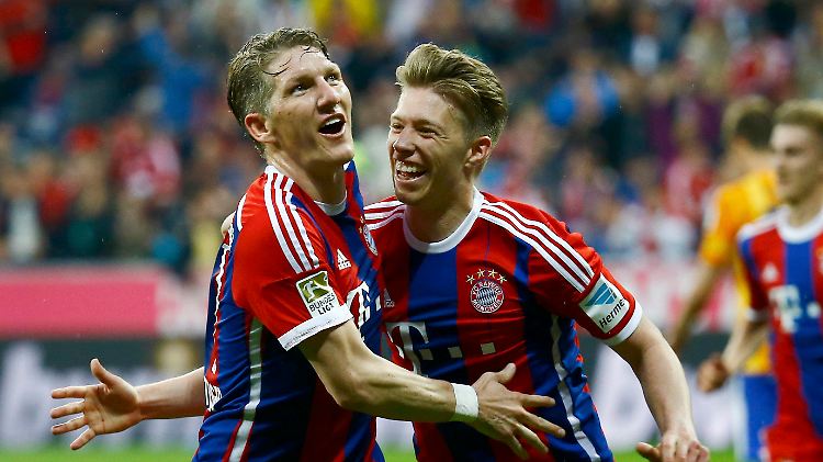 Bastian Schweinsteiger traf mit Wucht zum Siegtreffer, nachdem ihm Mitchell Weiser den Ball perfekt aufgelegt hatte.