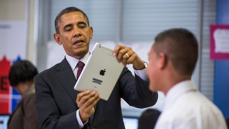 Obama mit iPad. Um die Sicherheit seiner digitalen Kommunikation gab es immer wieder Debatten.
