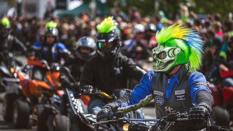 Über 2000 Biker haben sich im bayerischen Kulmbach zusammengefunden.