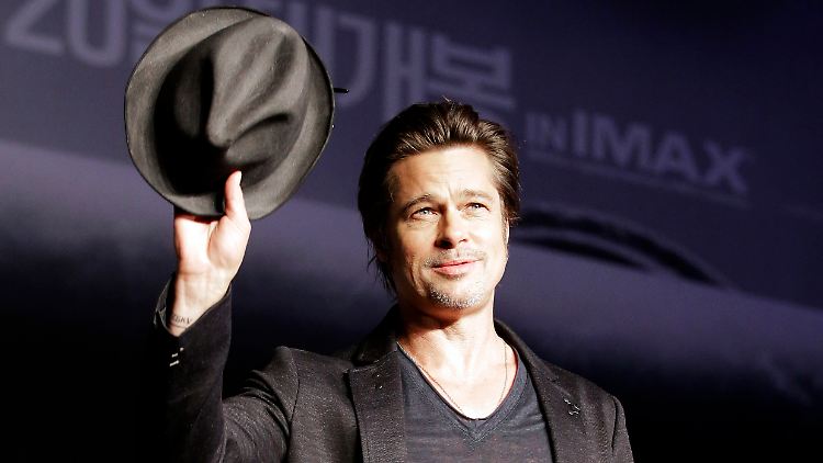 So unversehrt kennt man ihn, aber selbst eine Schramme im Gesicht kann ein Brad Pitt gut tragen.