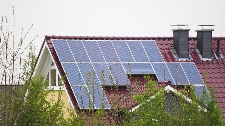 Wer eine Solaranlage modernisieren will, sollte das möglichst noch 2017 machen.